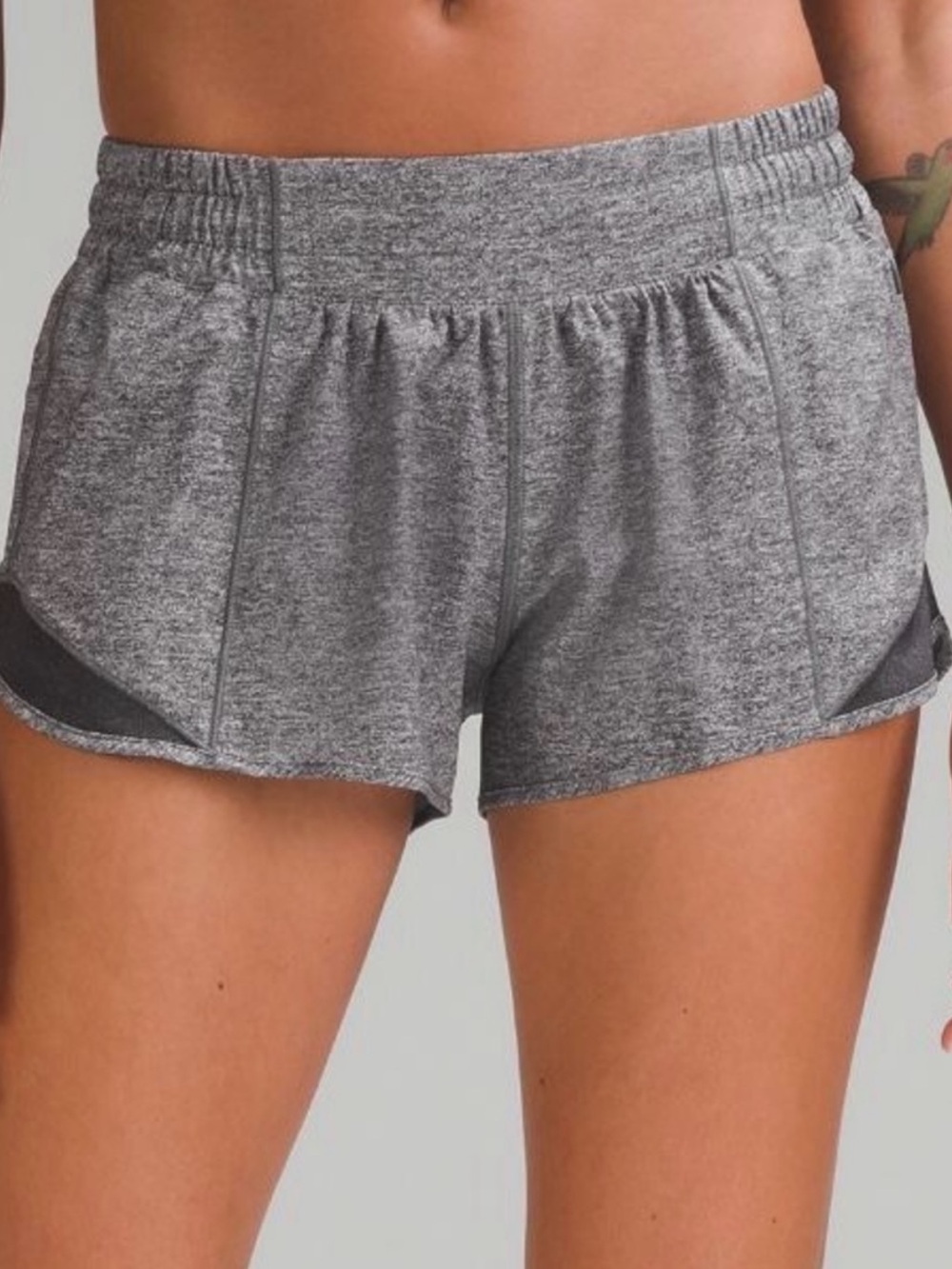 Lululemon Size 4 Tall Hotty Hot LR Low Rise Gray Heather Lux Black Running Short